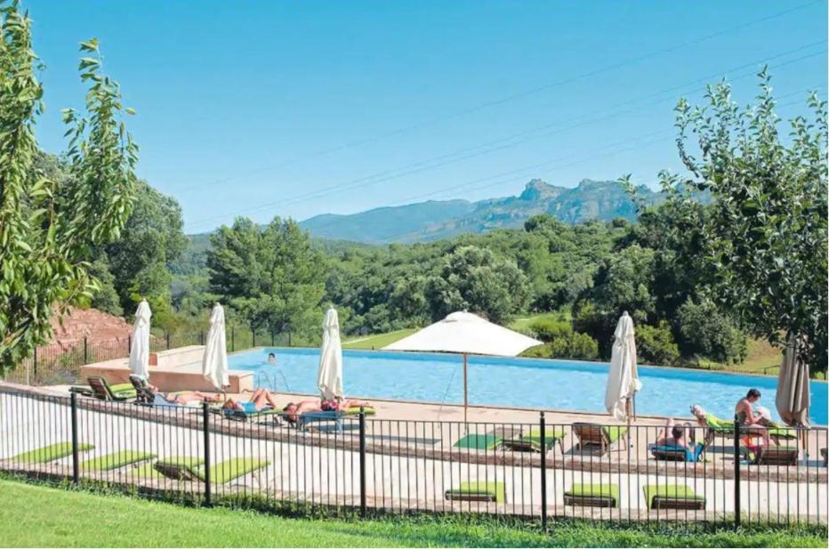 Joli F2 Saint Endreol Hameau Palayson Var La Motte Esterno foto